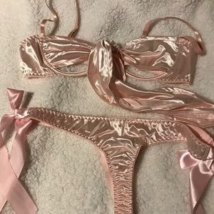 Sexy Pink Satin Bow Lingerie with Underwire